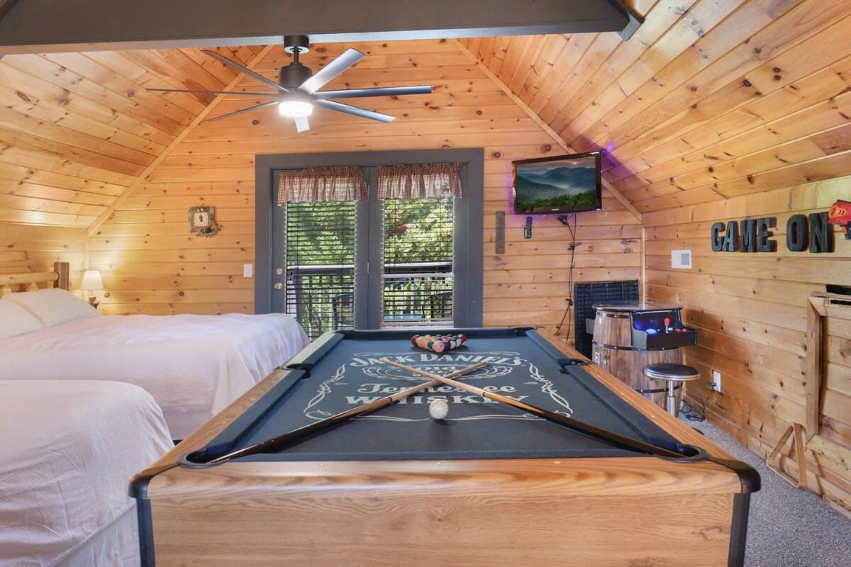 Ryes And Shine Bootlegger'S Cabin! Hot Tub* Pool* Arcade* Billiards *Ev * Pet Friendly Sevierville Ngoại thất bức ảnh