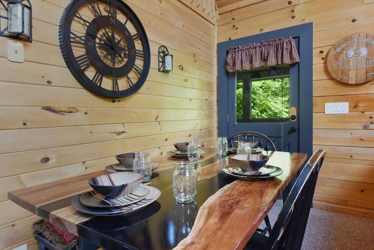 Ryes And Shine Bootlegger'S Cabin! Hot Tub* Pool* Arcade* Billiards *Ev * Pet Friendly Sevierville Ngoại thất bức ảnh