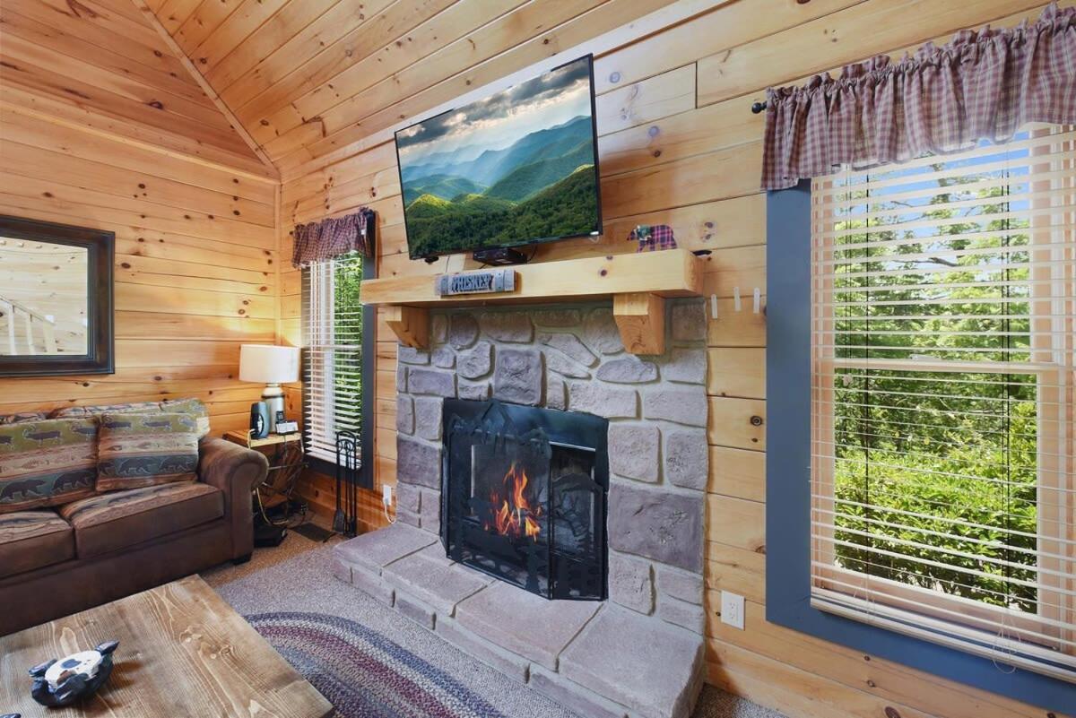 Ryes And Shine Bootlegger'S Cabin! Hot Tub* Pool* Arcade* Billiards *Ev * Pet Friendly Sevierville Ngoại thất bức ảnh