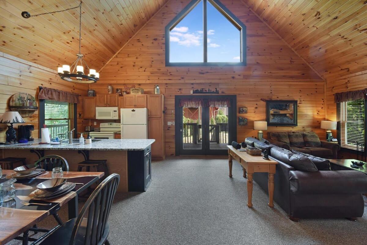 Ryes And Shine Bootlegger'S Cabin! Hot Tub* Pool* Arcade* Billiards *Ev * Pet Friendly Sevierville Ngoại thất bức ảnh