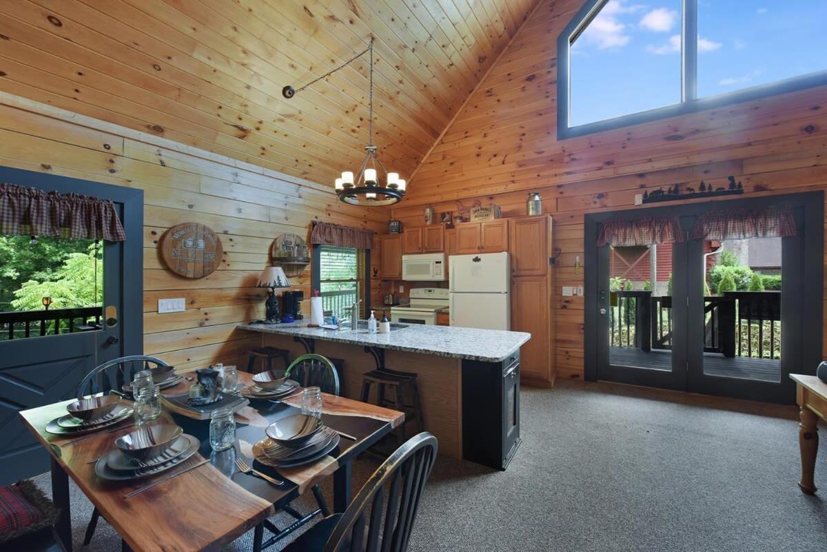 Ryes And Shine Bootlegger'S Cabin! Hot Tub* Pool* Arcade* Billiards *Ev * Pet Friendly Sevierville Ngoại thất bức ảnh