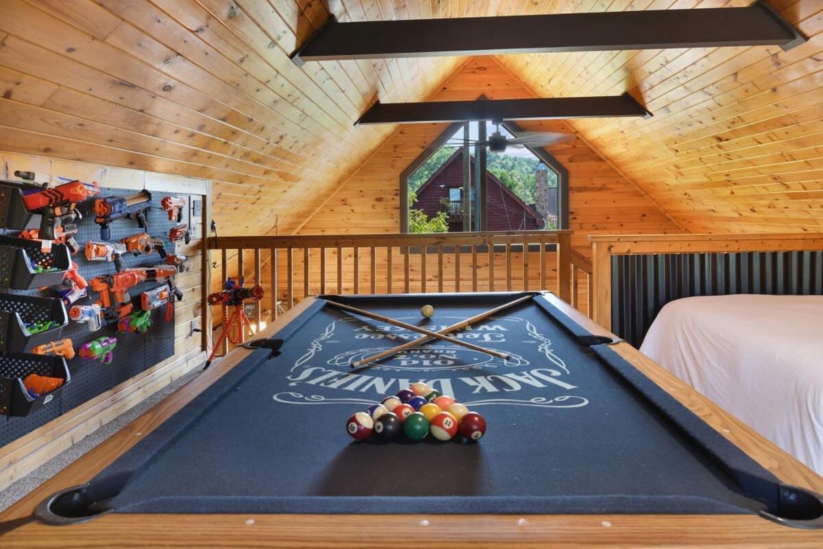 Ryes And Shine Bootlegger'S Cabin! Hot Tub* Pool* Arcade* Billiards *Ev * Pet Friendly Sevierville Ngoại thất bức ảnh
